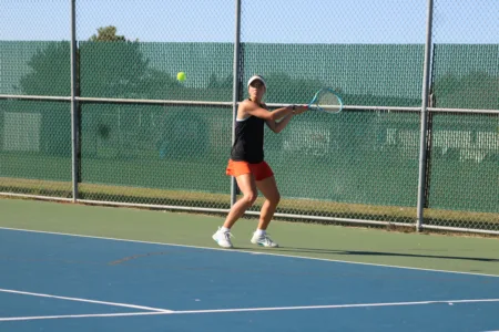 Escanaba defeats Iron Mountain in tennis action